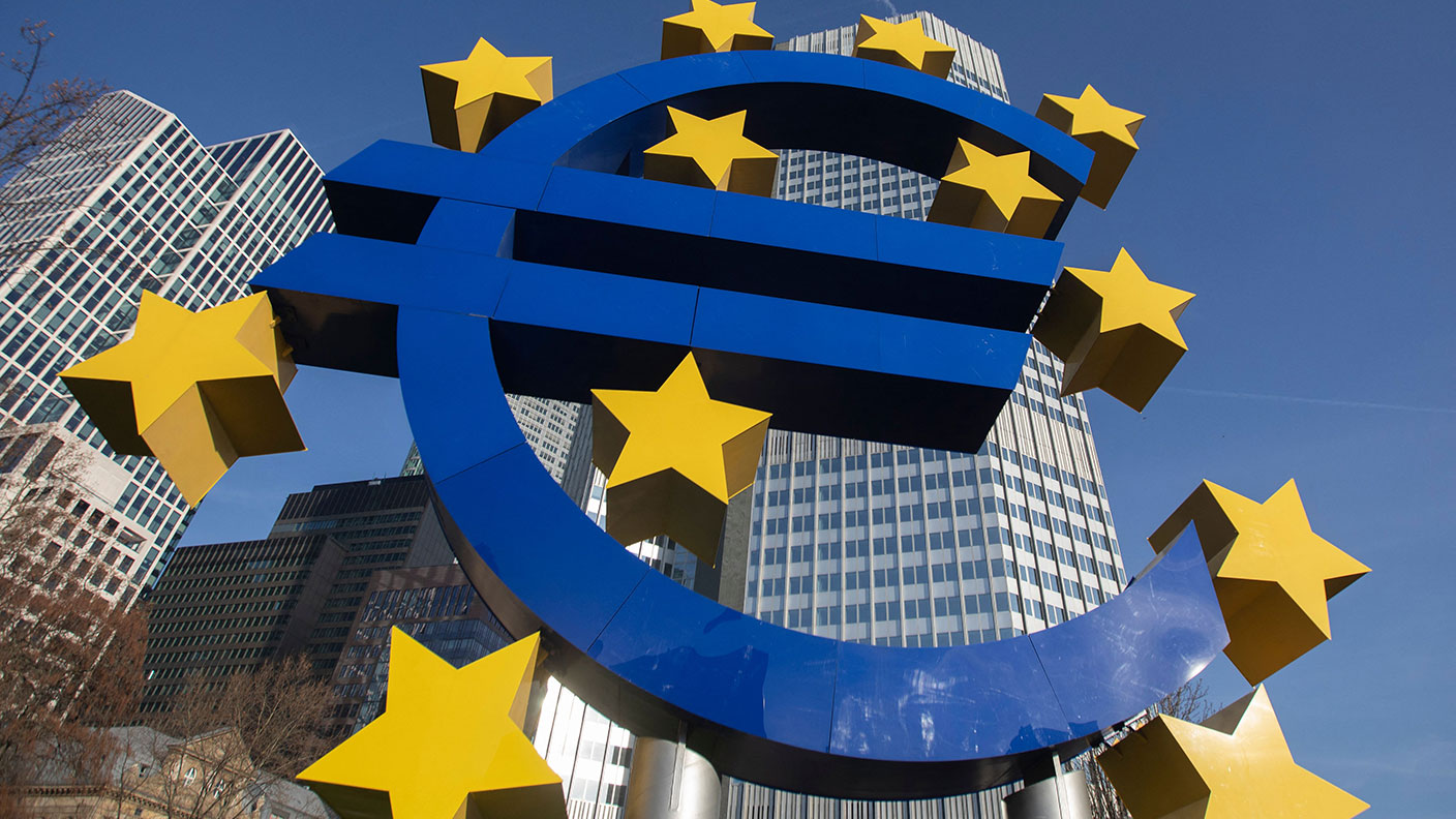 euro sculpture outside the ECB in Frankfurt 
