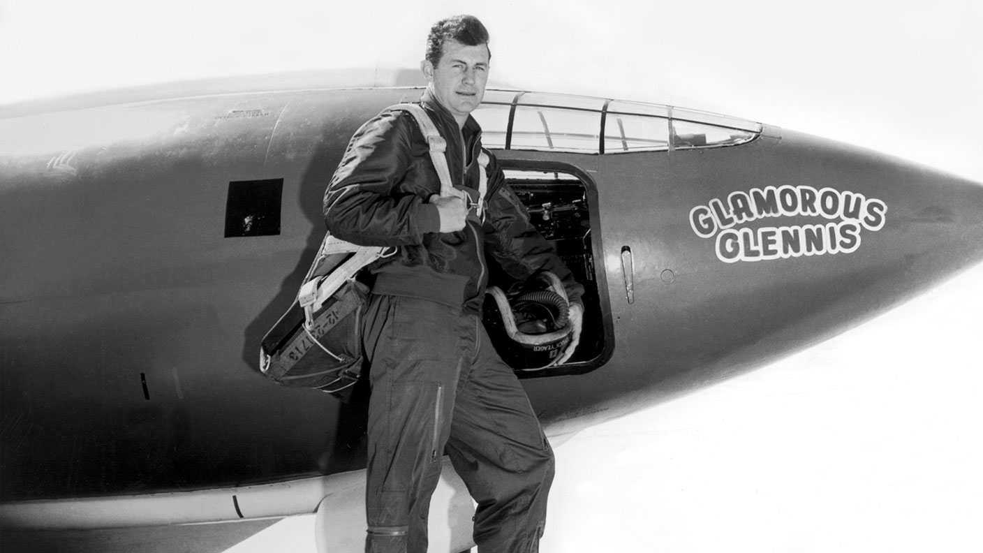 Chuck Yaeger with the Bell X-1 © Underwood Archives/Getty Images