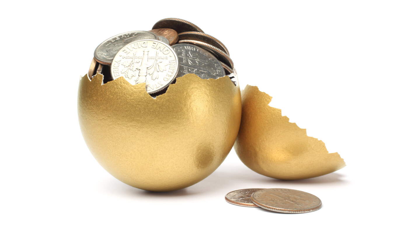 gold egg filled w coins