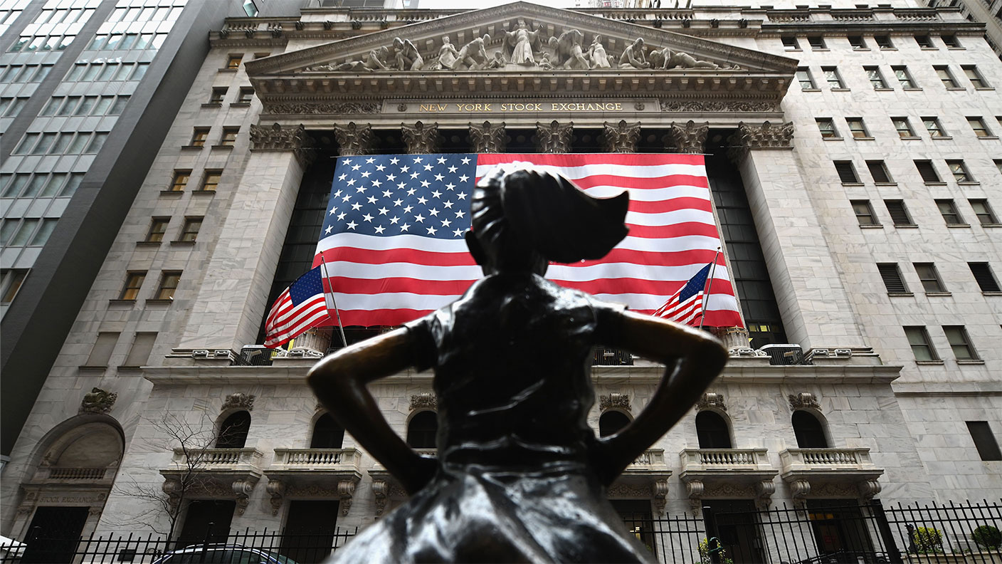 Fearless Girl statue in front of the New York Stock Exchange