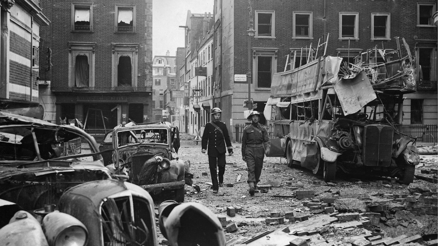 WWII bomb damage in London © Central Press/Getty Images