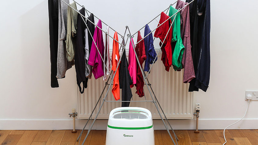 Clothes airer and humidifier